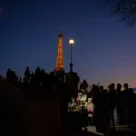 Privedeno 40 ljudi zbog neprijavljenog vatrometa kod Ajfelove kule