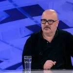 Mladenović: Živeti u Srbiji trenutno znači u tuđe ime se stideti primitivizma i zla, kako je moguće da poput magaraca stojimo ukopani
