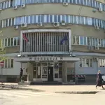 MUP o hapšenju studenta Mateje Nikolića - odgurnuo učesnicu drugog skupa nakon čega je završila u UKC Niš
