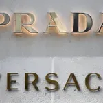 Prada zvanično preuzela Versaće za 1,25 milijardi evra nakon odobrenja regulatora