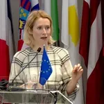Kalas: Ormuski moreuz zarobljen između rata i mira