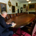 (VIDEO) Šutanovac pevao pesmu Miroslava Ilića dijaspori u Bostonu