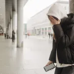 Sajber nasilje sve veći problem - deca i mladi najugroženiji, tek jedno od troje razgovara o tome sa odraslima