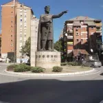 Gradonačelnik Severne Mitrovice dobio poziv na sud zbog banera "Mir Božji, Hristos se rodi"