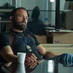 "Prljavi" i "dobri" policajci pronalaze milione u kešu: Pozitivne kritike za novi film Meta Dejmona i Bena Afleka