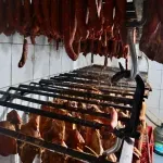 Policija oduzela 8,2 tone mesa iz mesare i neregistrovanog objekta za preradu kod Sombora