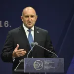 Predsednik Bugarske Rumen Radev podnosi ostavku uoči izbora