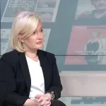 Gligorijević: Vučić je u spoljnopolitičkoj nemilosti da mu "skrivanje pod kamenom" ne gine