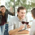 Zašto mnogi muškarci brzo uđu u novu vezu nakon raskida - šta iza toga stoji?