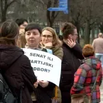 "Kako ste glasali?": Protest ispred novosadskog Rektorata