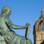 Okultni simboli na grobnici čuvenog filozofa