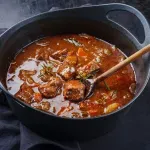 Neočekivani sastojak koji iskusni kuvari dodaju u gulaš da bi imao bolji ukus