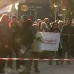 SNS activists set up parallel event across the street from Student List