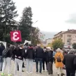 (VIDEO) Studenti i građani iz Gornjeg Milanovca peške krenuli za Beograd: "Pobeda se bliži“