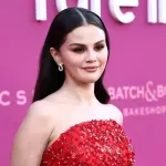 Selena Gomez otkrila da joj je vejpovanje promenilo glas