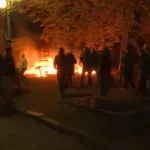 Zapaljen šator u Pionirskom parku, građani ga ugasili: Ekipa N1 snimila šta je sve ostalo u bivšem šatorskom naselju