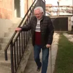 Tomo preko noći nestao sa liste čekanja za operaciju kuka - iako bez štapa i injekcija ne bi mogao da ustane