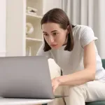 Pogrbljeno sedenje opasnije je nego što mislite - i za fizičko i za mentalno zdravlje