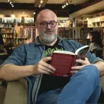 Tuševljaković o romanu Karota: Želeo sam da stvarnost sagledam iz malo pomerenog ugla