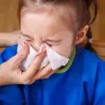 Stručnjak poručio roditeljima: Razmislite pre nego što pošaljete bolesno dete u kolektiv