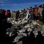 Policija rasteruje ljude posle pada teretnog aviona koji je prevozio novac u Boliviji