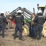 MUP: Uhapšeno pet osoba tokom blokade prelaza Badovinci - terete se za napad na službeno lice