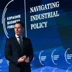 "To je rezultat nesposobnosti premijera, ministara i guvernera NBS": Stručnjaci o izjavi Malog da je za usporen rast kriva "obojena revolucija"