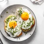 Dijetetičari otkrili s čim je najbolje jesti jaja da biste iskoristili vitamin D