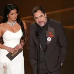 Kakav je natpis nosio Havijer Bardem na dodeli Oskara?