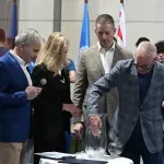 (FOTO) Vučićev otac "žrebao" na prvim diplomatsko-sportskim igrama, Đurić ih otvorio