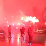 (VIDEO) SNS slavi u Majdanpeku uz baklje i trubače