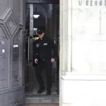 "Napad na univerzitet je napad na Srbiju": Stranke osuđuju upad policije u Rektorat