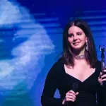 Lana del Rej predstavila naslovnu pesmu za novu Džejms Bond video igru