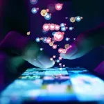 Beskonačno skrolovanje ulazi u zavisnost: Kako vas algoritmi drže zarobljenim na mrežama