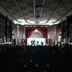 Osuđenici u Zabeli premijerno izveli predstavu, komediju "Kontrola besa"