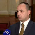 Ivanović: Sednica Skupštine u mnogim segmentima liči na farsu, pokušavaju da vrate poverenje međunarodne zajednice