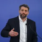 Inicijativa mladih za ljudska prava podnela pritužbu Povereniku protiv Šapića zbog fotografije Ratka Mladića