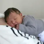 Dobili dete vantelesnom oplodnjom koje nije genetski njihovo: Identifikovani biološki roditelji