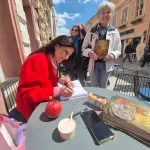 Poznatoj spisateljici Gradska biblioteka u Novom Sadu naprasno otkazala gostovanje: Delila knjige ispred nje