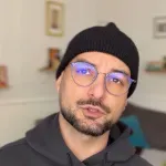 Posle 13 godina u pozorištu, glumac kaže da mu je ponuđeno 10.000 dinara ili odlazak, direktorka negira