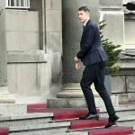 Tronožac se ljulja: Pobeda "Tise" menja pravila igre za SVM?