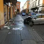 Gaženje u Italiji: Velikom brzinom autom naleteo na pešake, osmoro povređeno, jednoj ženi navodno smrskane noge