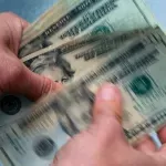Dolar tiho slabi i čini život skupljim