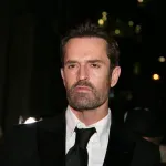 Rupert Everet otkrio kako ga je opsesija savršenim telom "skoro učinila invalidom"