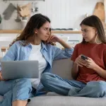 Oduzmite detetu mobilni telefon i odmah ćete videti da li postoji problem