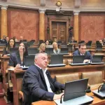 Zna li Bajatović kolika mu je plata: Od Srbijagasa, kaže, prima 220.000 dinara, ostatak od međunarodnih firmi