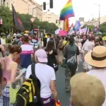 "Ima mesta za sve nas": Kvir zbor u protestnoj šetnji kroz centar Beograda, podrška studentskim zahtevima