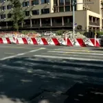 Ograda usred Bulevara despota Stefana odsekla pešake od prelaza: Građani zaobilaze i do kilometar