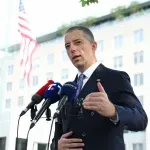 Đurić smatra da u Srbiji "raste politički terorizam", ali i "nasilje krvavih šaka" - naveo i da će o tome govoriti u SAD