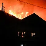 Eskalirao požar u Herceg Novom, teška noć za vatrogasce i meštane